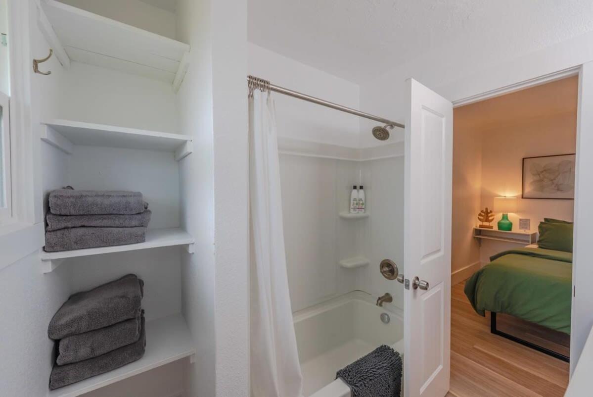 #Stayinmydistrict Coos Bay Cypress Cottage Bagian luar foto